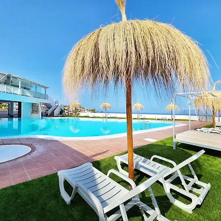 Sunshine Island Village *