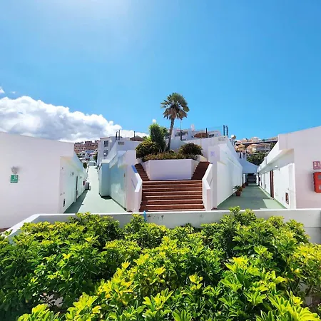 Sunshine Island Village 아데제